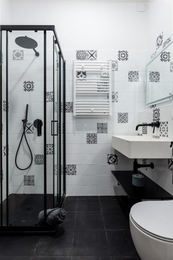Esclusivo 130 Mq + Terrazzo Via San Vincenzo Apartment Genoa Ngoại thất bức ảnh