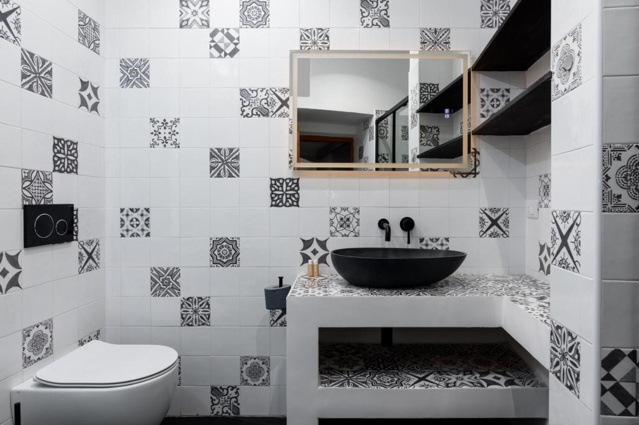 Esclusivo 130 Mq + Terrazzo Via San Vincenzo Apartment Genoa Ngoại thất bức ảnh
