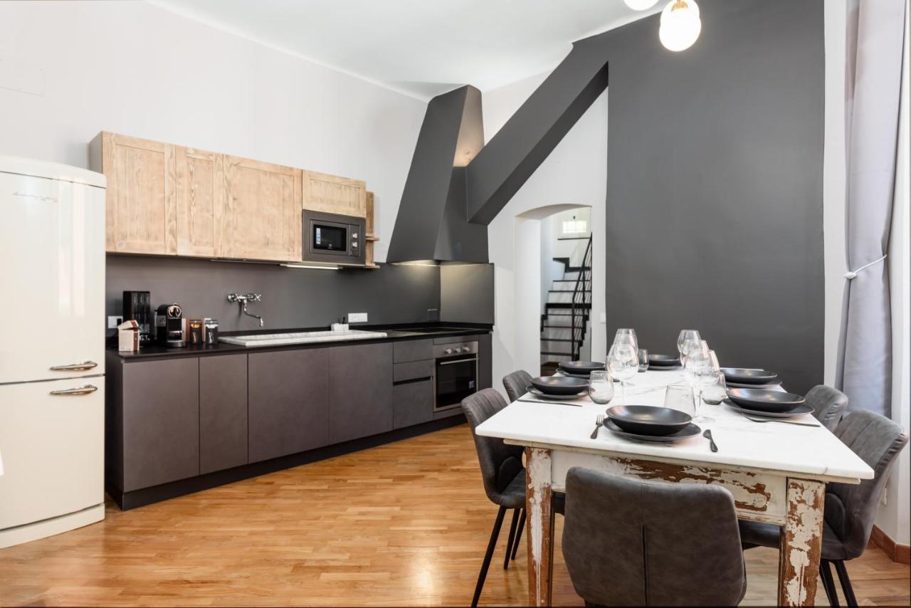 Esclusivo 130 Mq + Terrazzo Via San Vincenzo Apartment Genoa Ngoại thất bức ảnh